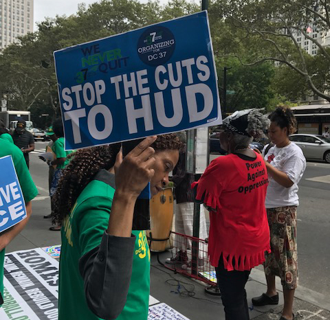 stop-HUD-cuts-signage